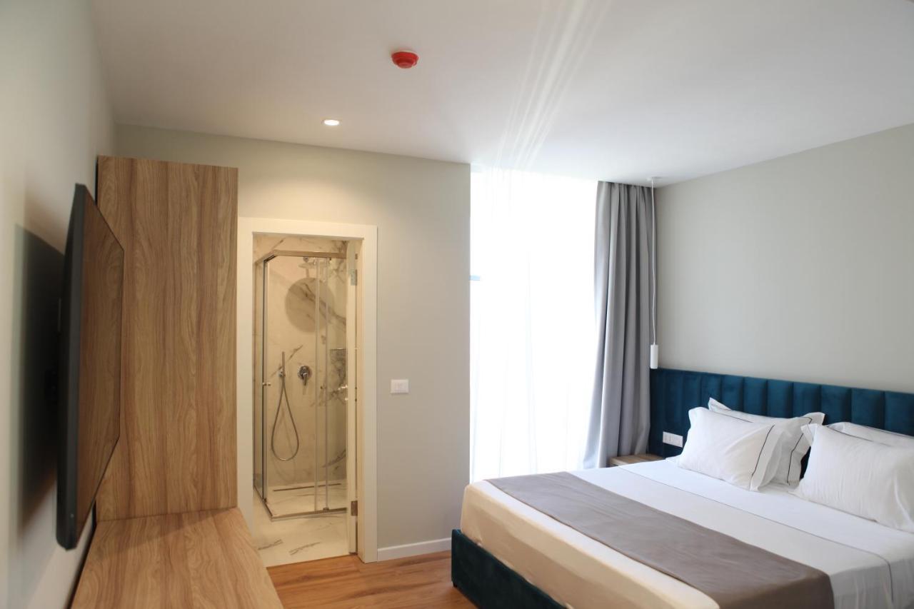 Volmar Hotel Durres Ngoại thất bức ảnh