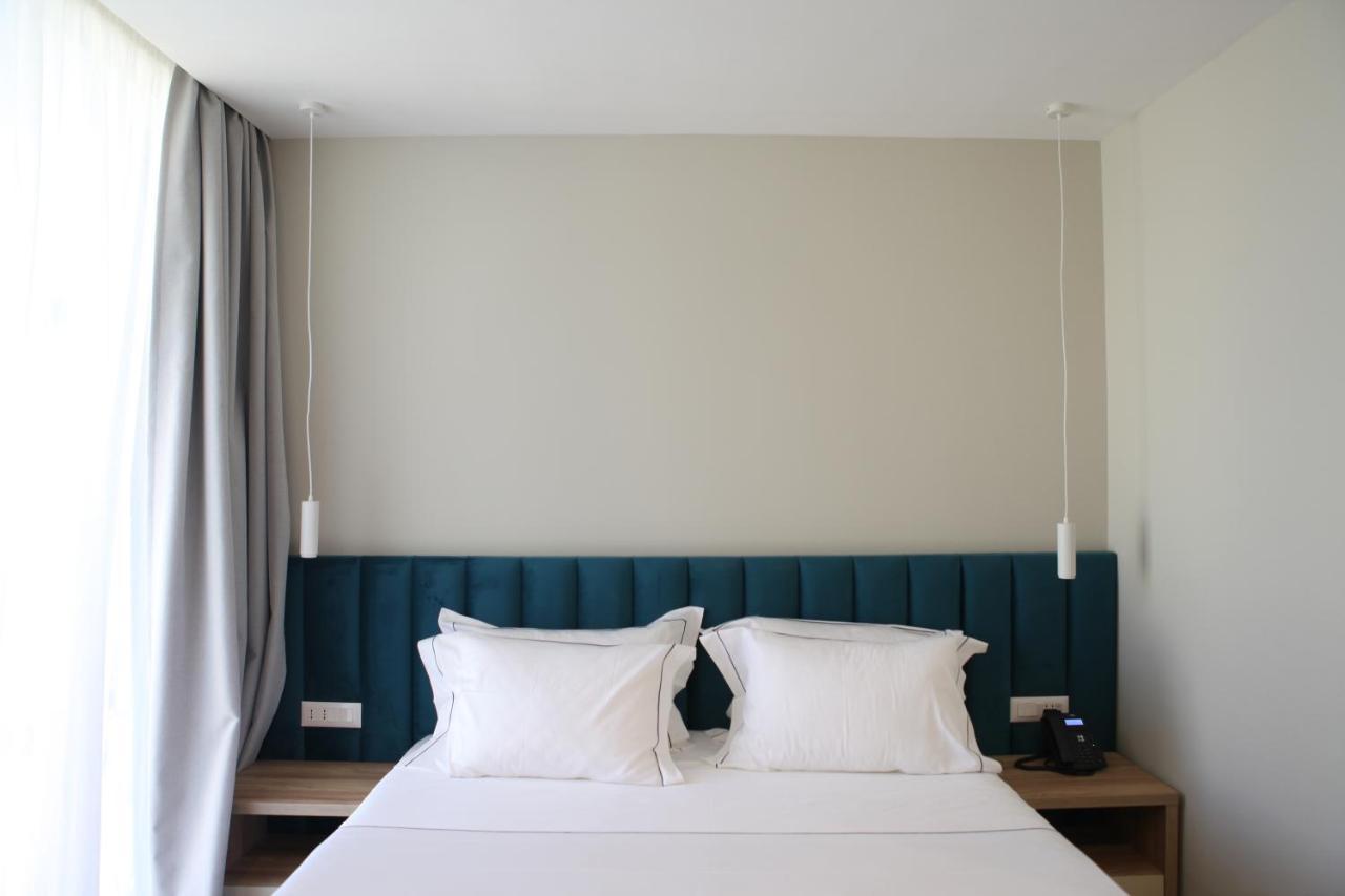 Volmar Hotel Durres Ngoại thất bức ảnh